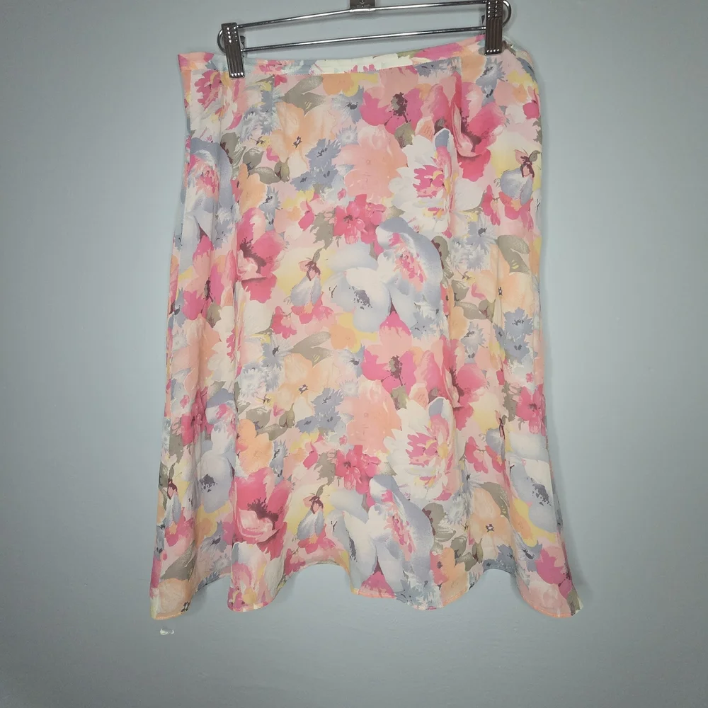 Valerie Stevens Y2K A-Line Silk Skirt in Pink and Cream Floral, Size 10P